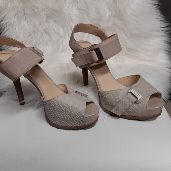 Guess sandals - Picture 3 of 5